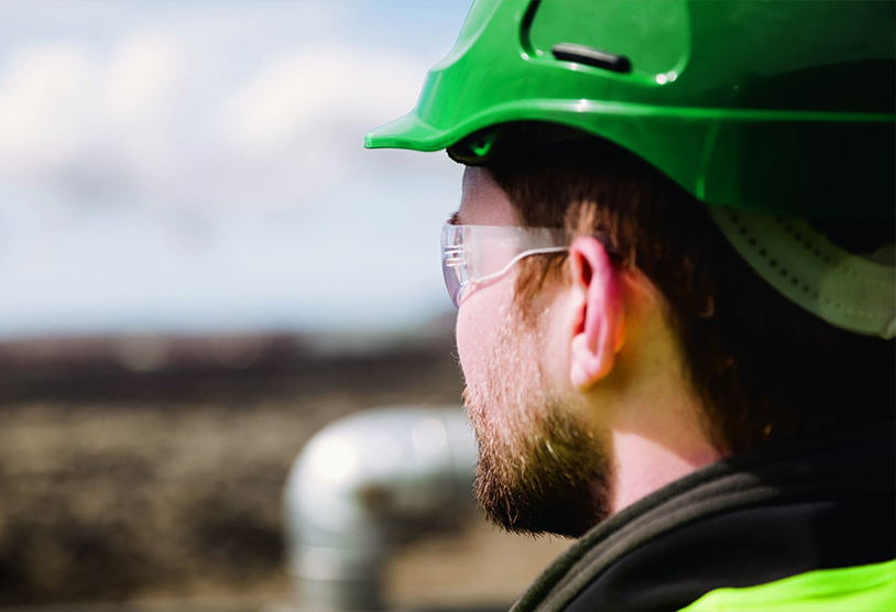 HELMETS & ACCESSORIES